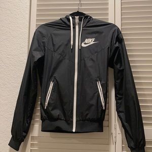 nike windbreaker